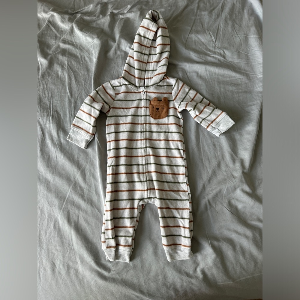 Carter’s Unisex Off-White Striped Hoodie Pajamas Just One You Size 6M